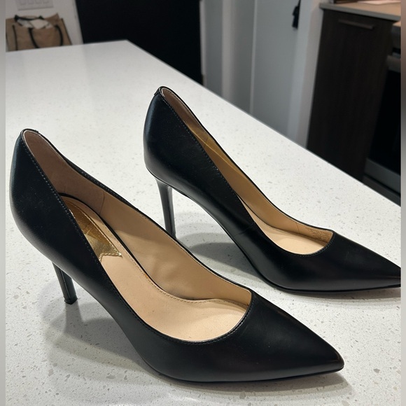 Black leather Marc Fisher heels. New condition. - Picture 3 of 3